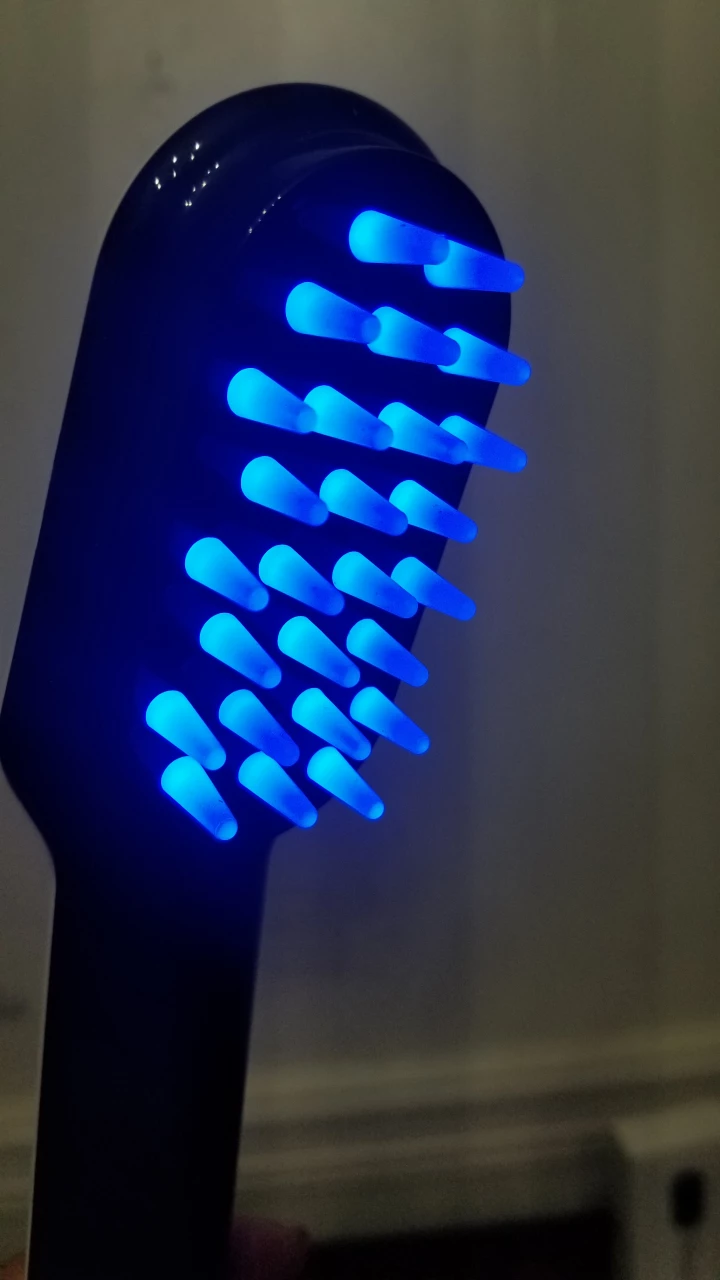 phototherapy massage comb