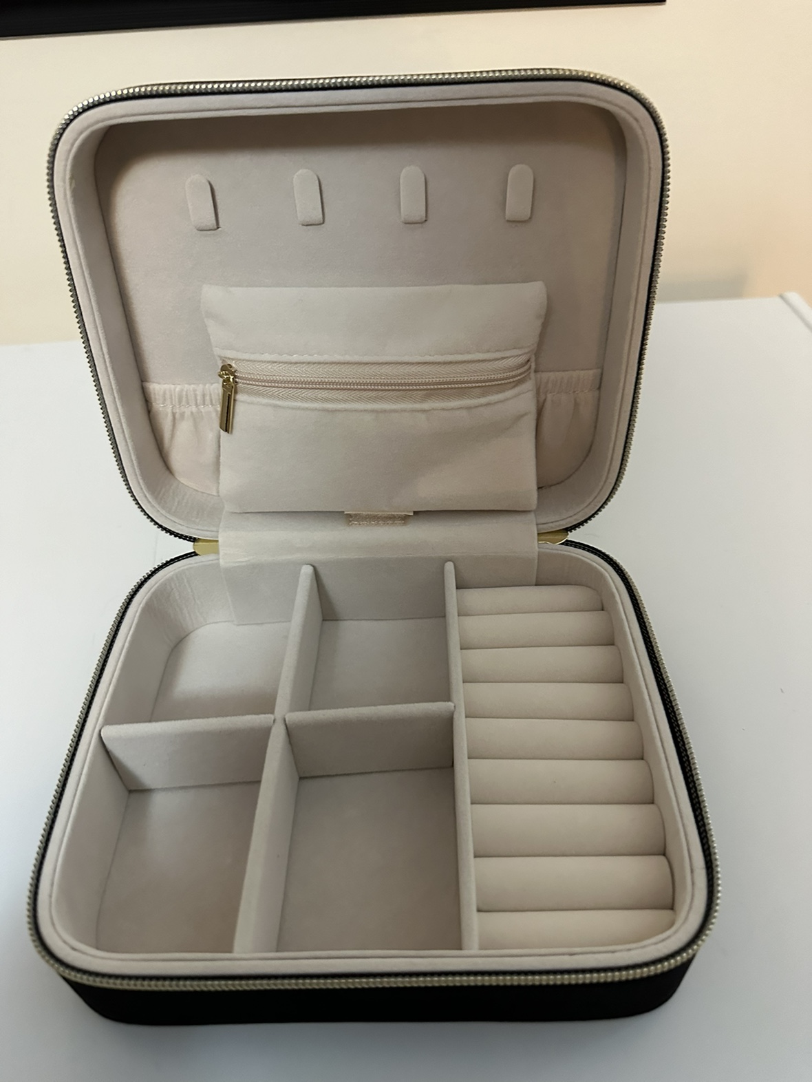 Jewelry case - photo 2