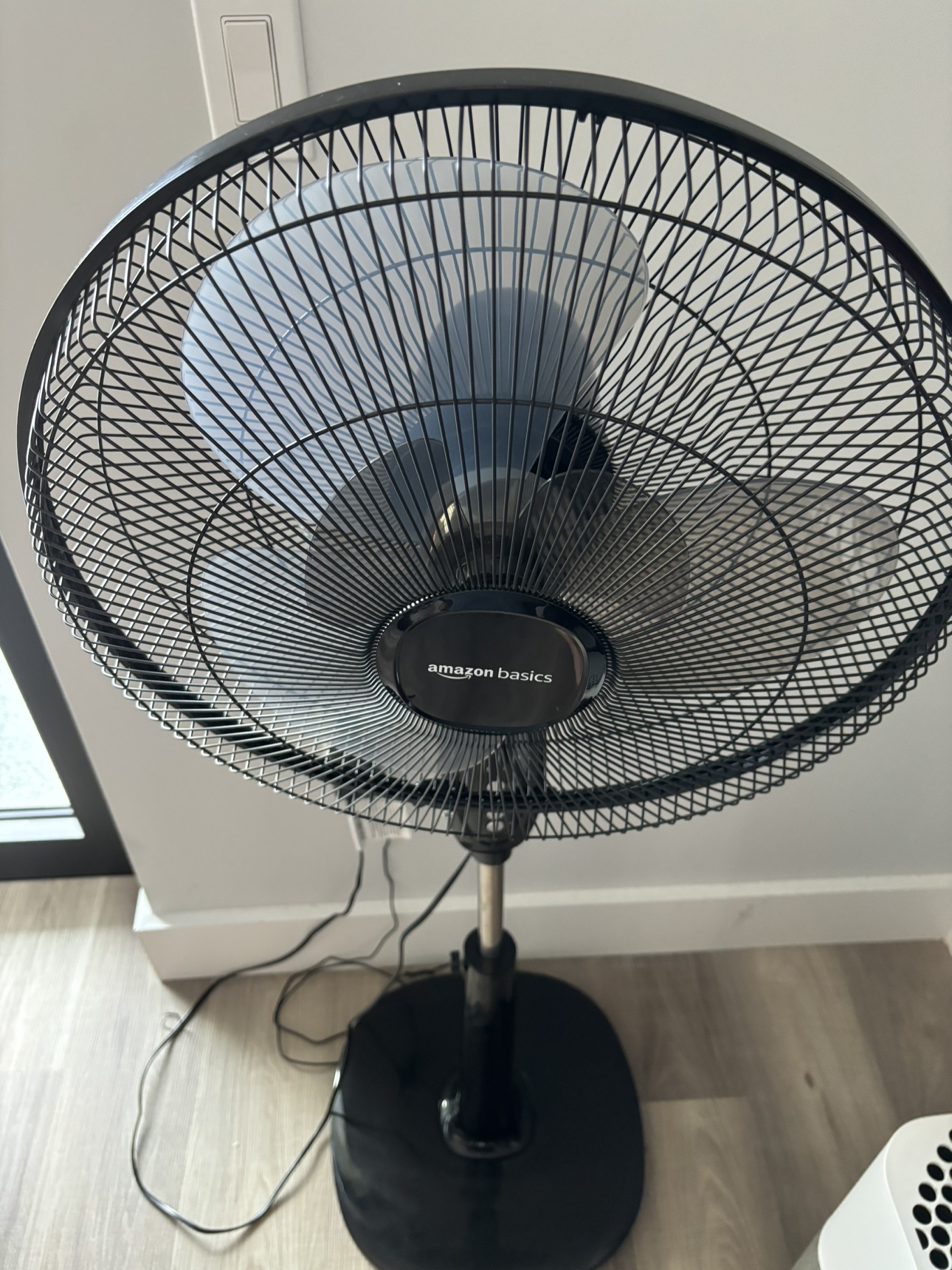 Amazon basics oscillating dual blade fan - photo 2