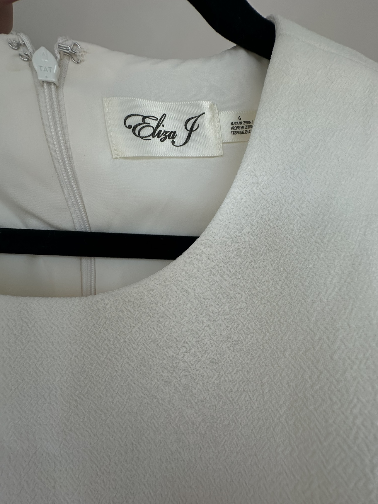 White dress image indicator(4)