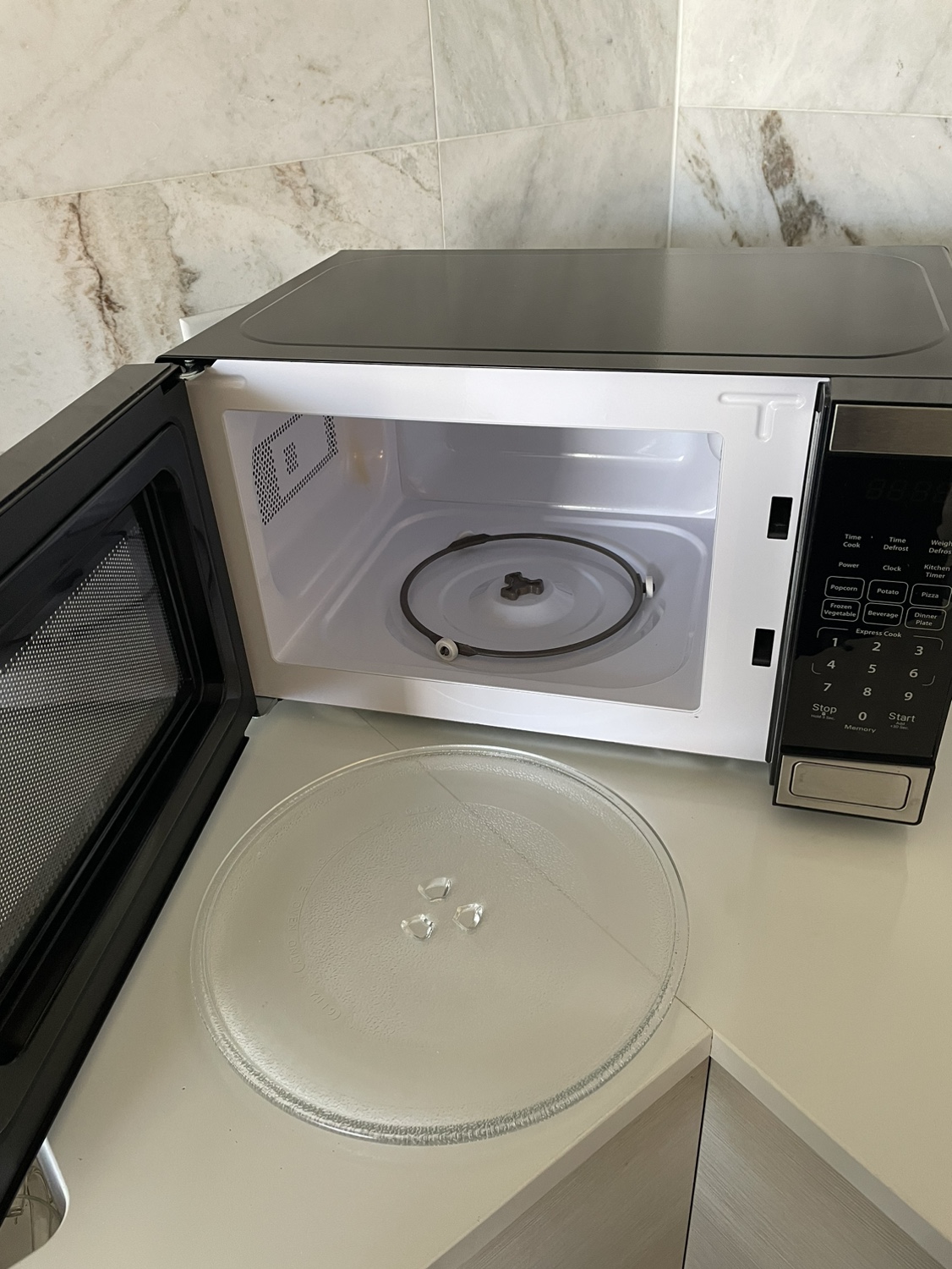 Danby Microwave - photo 2