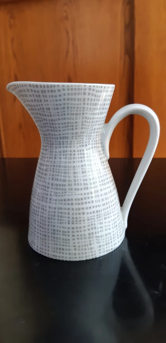 Small pitcher thumbnail