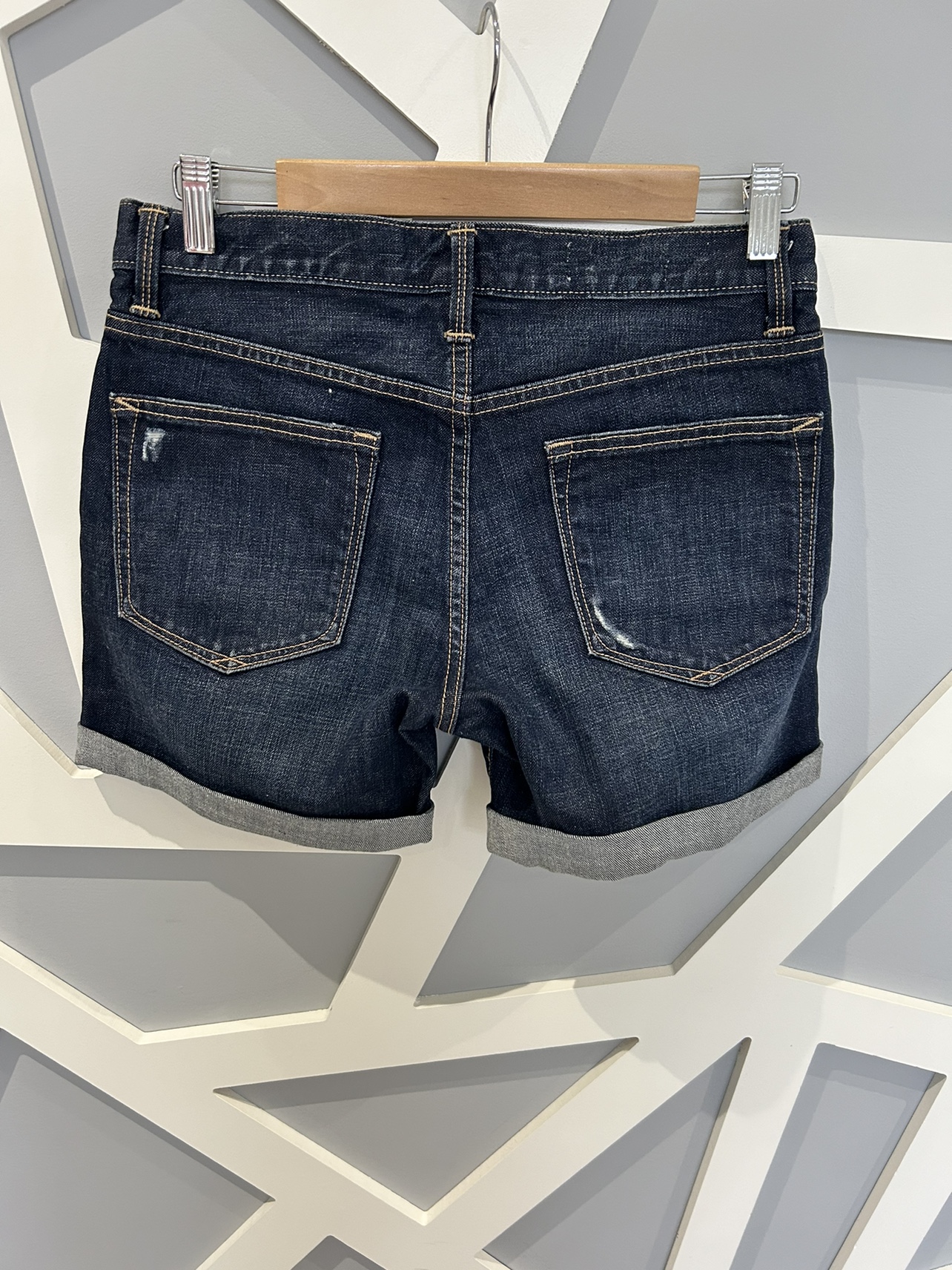 Women’s Shorts image indicator(6)