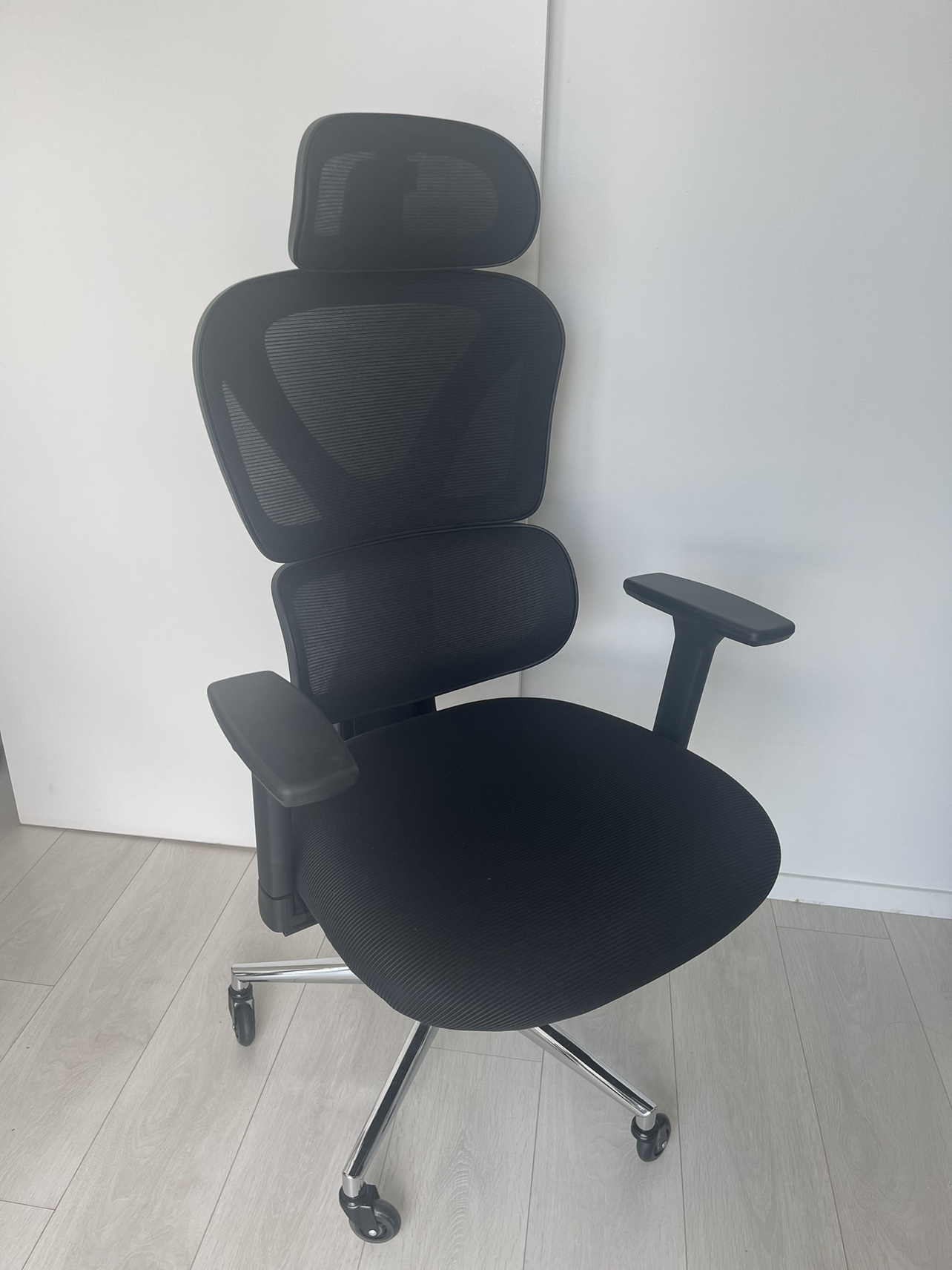 Sytas Ergonomic Office Chair (Black) thumbnail
