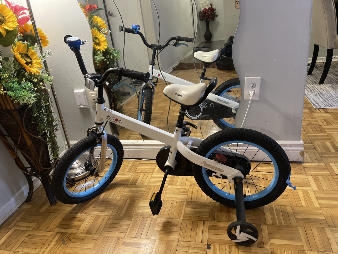 Bicycle with training wheels for kids 2 to 9 years