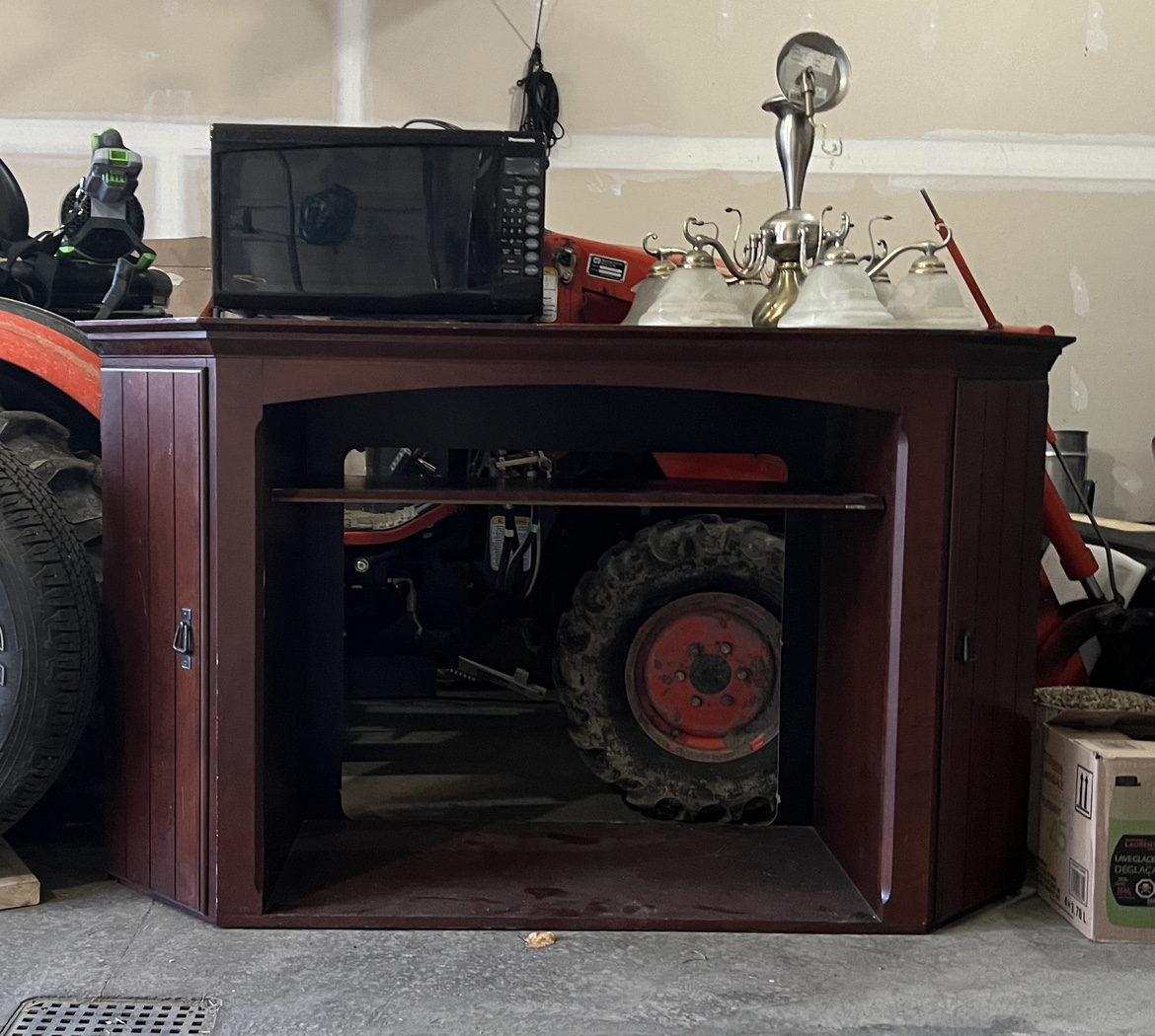 TV stand / Entertainment unit / fireplace mantel thing ⚽️