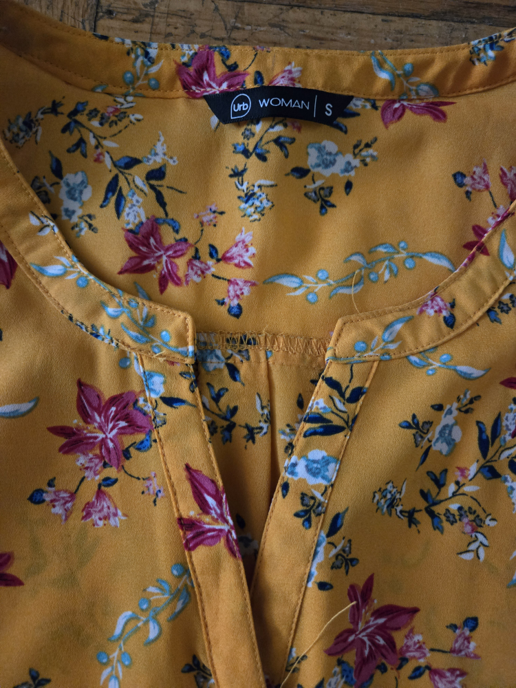 Woman's shirts - photo 5