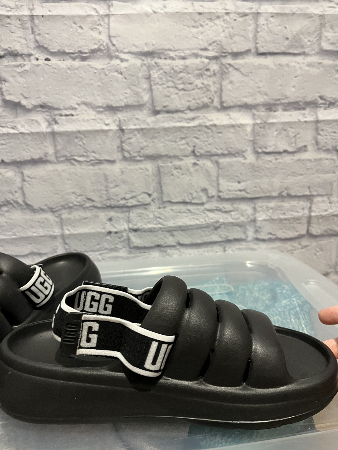 EUC UGG Slides Size 7 thumbnail