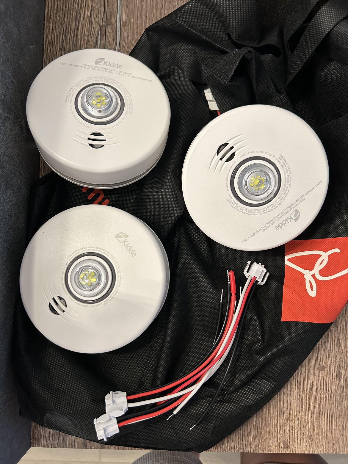 Kiddie hardwire smoke and CO2 alarms - 3 total - photo 4