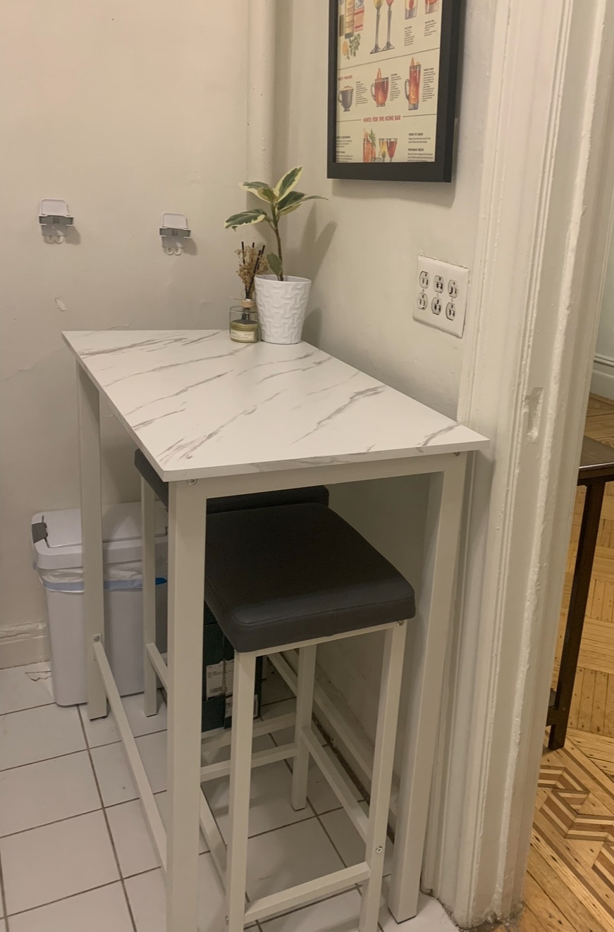 Kitchen bar table + 2 stools