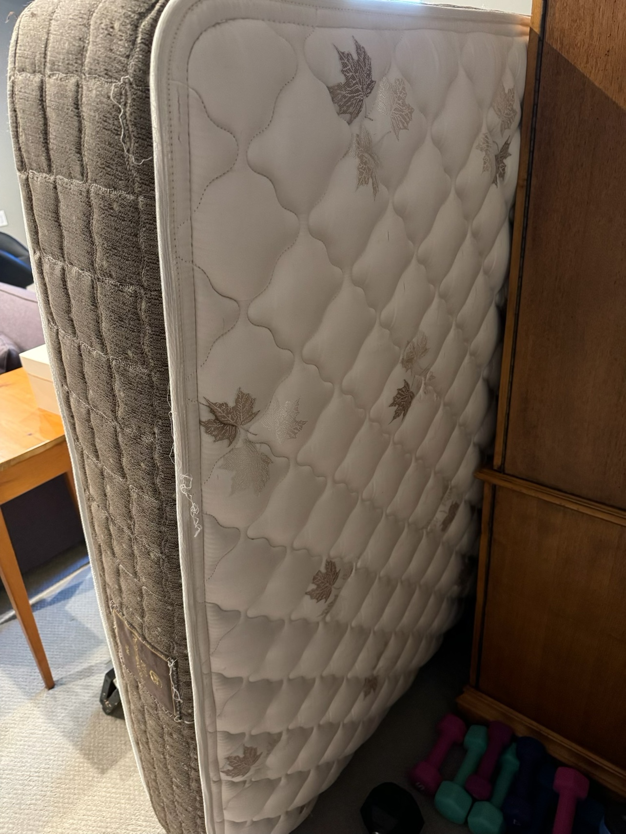 Queen Mattress + Bedframe - photo 2