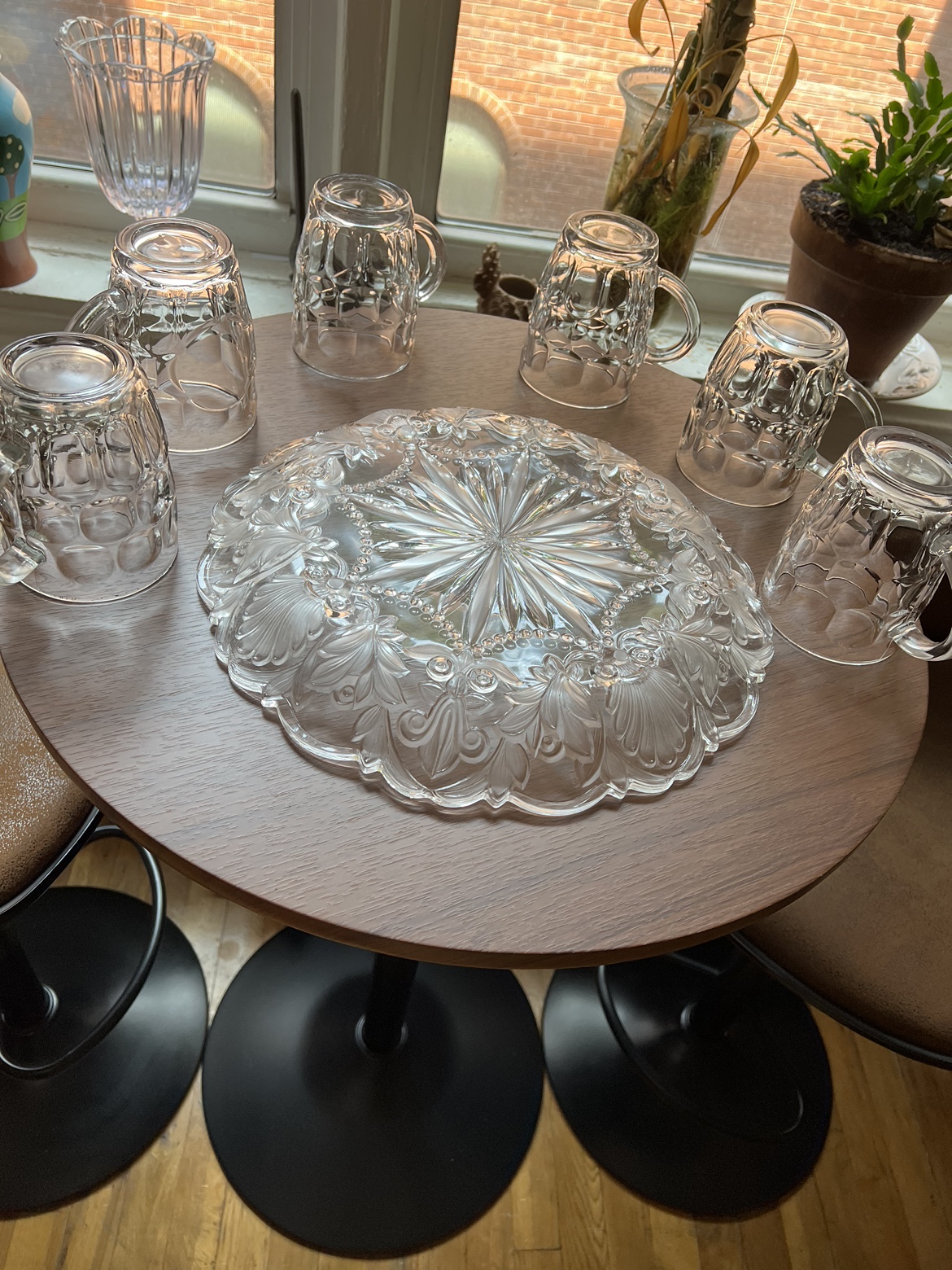 Glass beer mugs with glass tray 7 pieces image indicator(10)