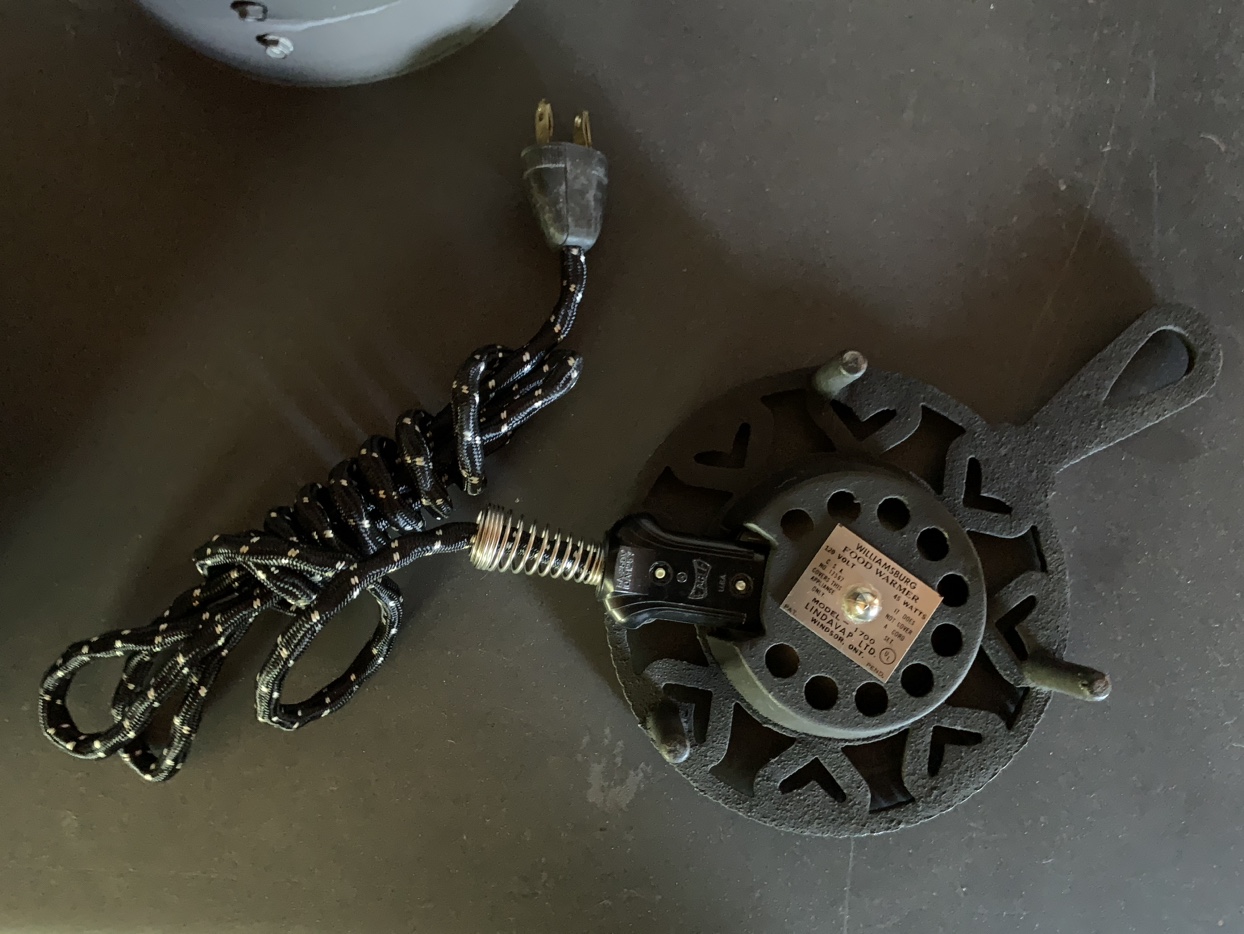 Vintage Williamsburg Food Warmer image indicator(6)