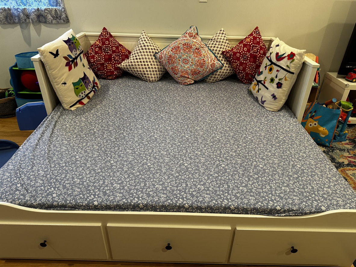 Ikea daybed hemnes with 3 drawers