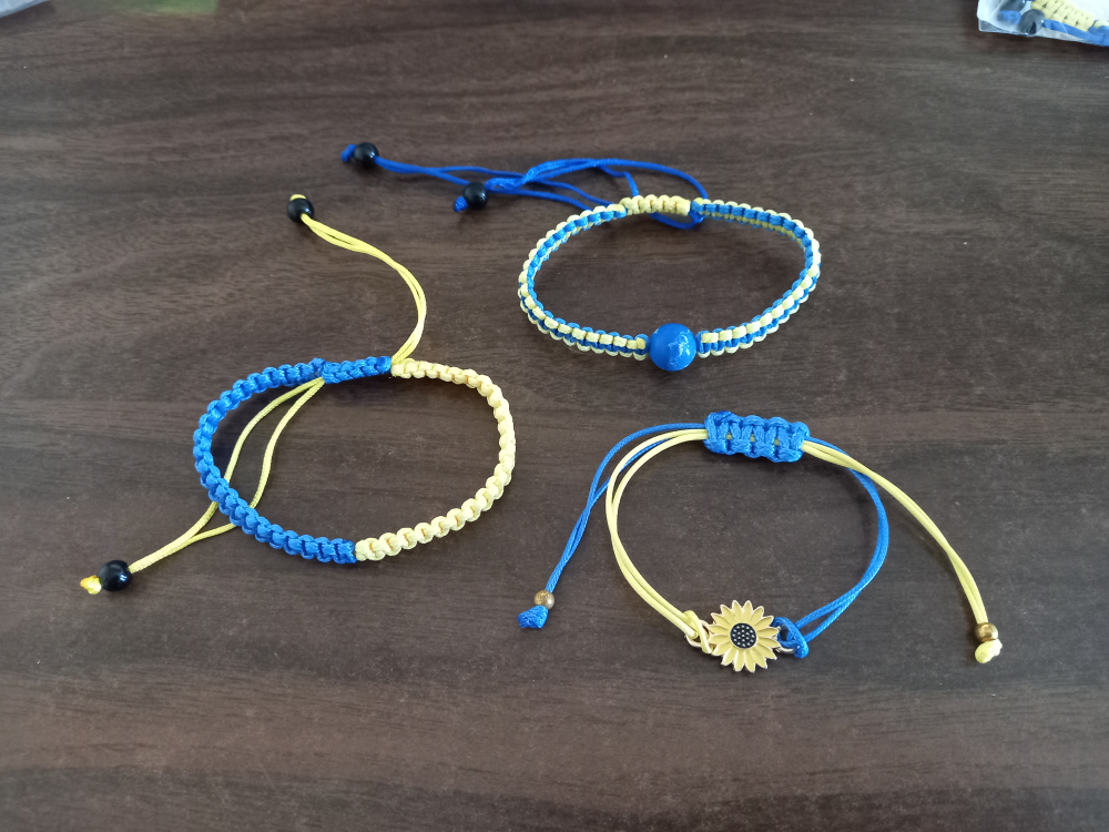 Ukrainian bracelets (3 types). thumbnail