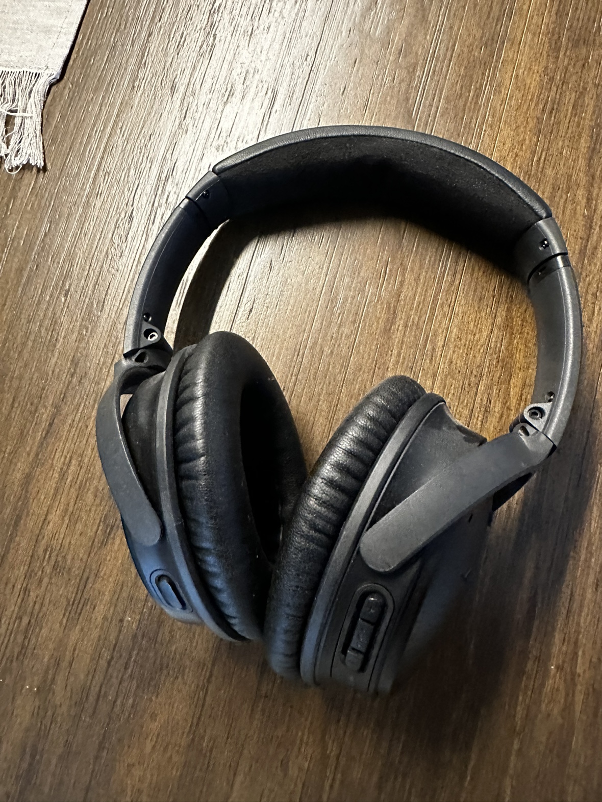 Bose quiet comfort noise cancelling headphones in black