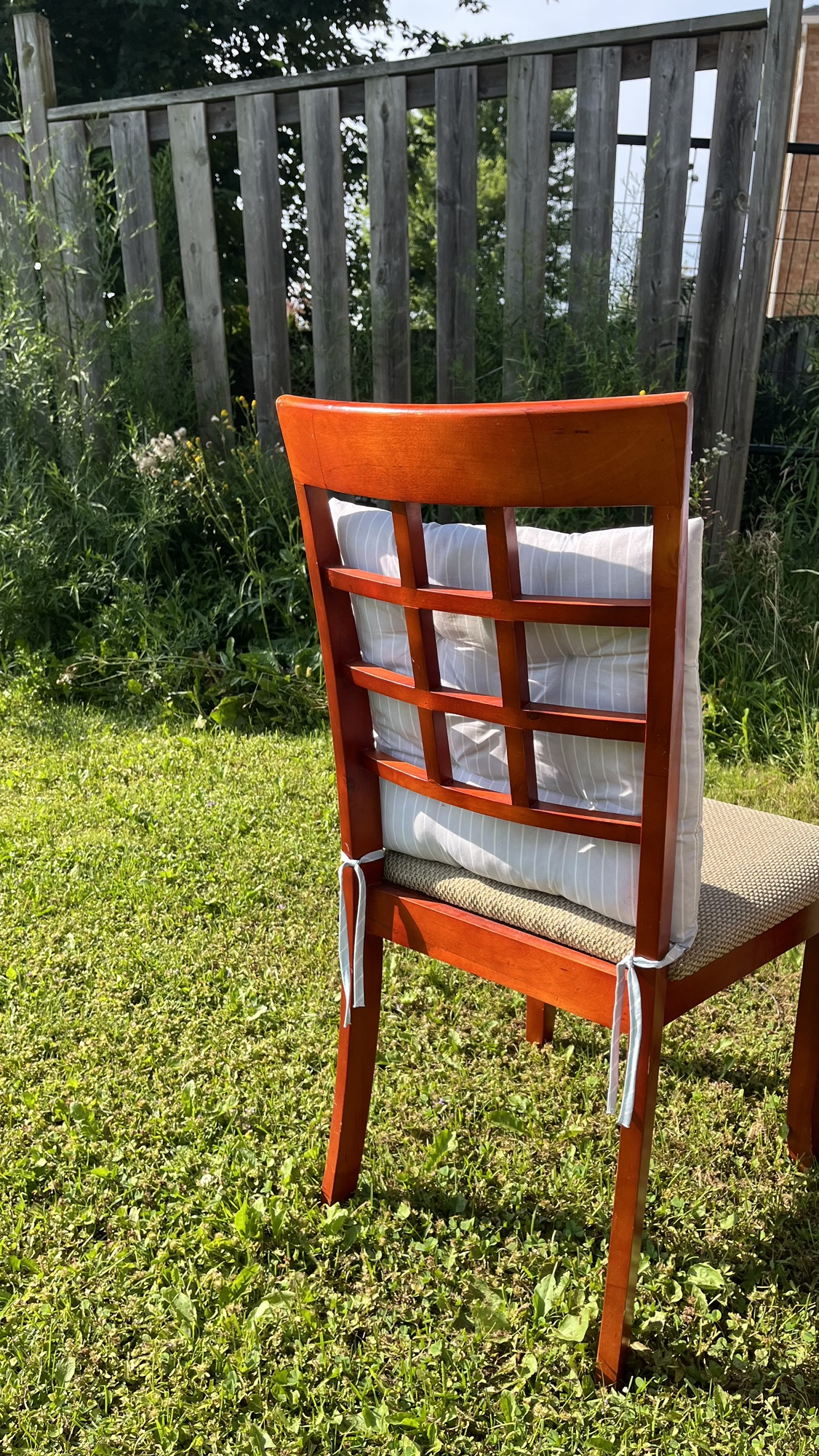 2 Dining Table Chairs Available image indicator(2)