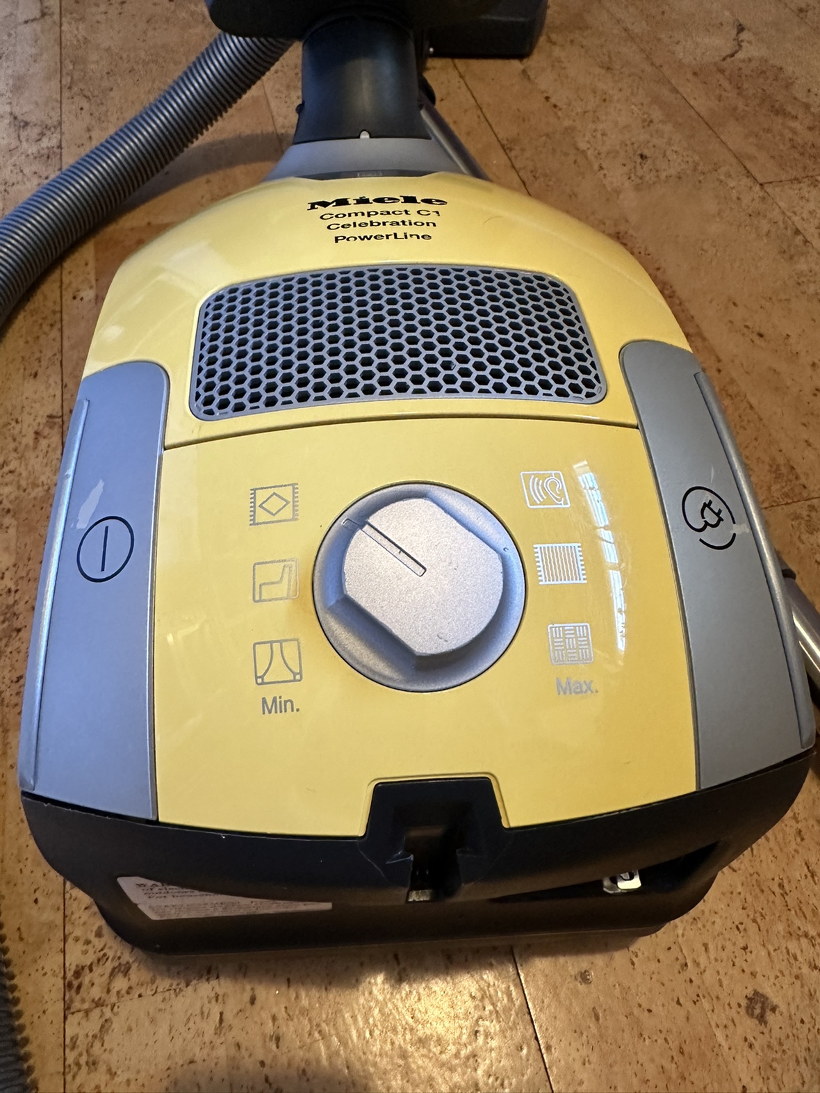 Miele C1 vacuum cleaner - photo 4