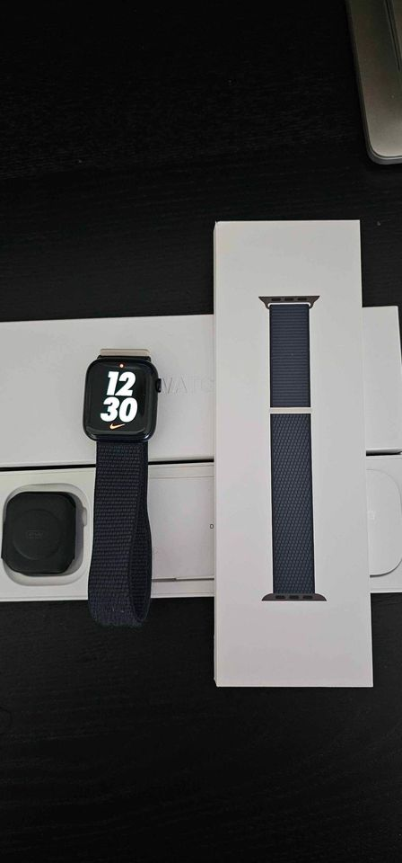 Apple Watch Series 9 GPS 45mm Midnight Blue with Strap