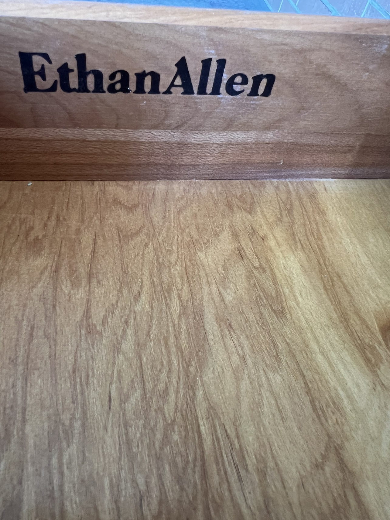 Ethan Allen, Nightstand/ small Chest of drawers - photo 5
