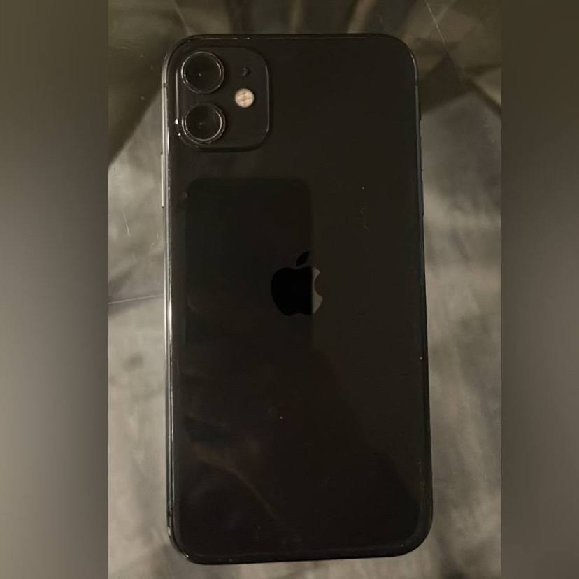(Need to sell fast) iPhone 11 Black - photo 3