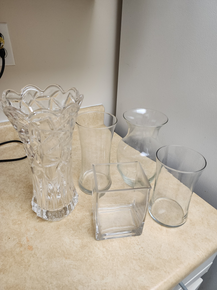 vases (multiple)