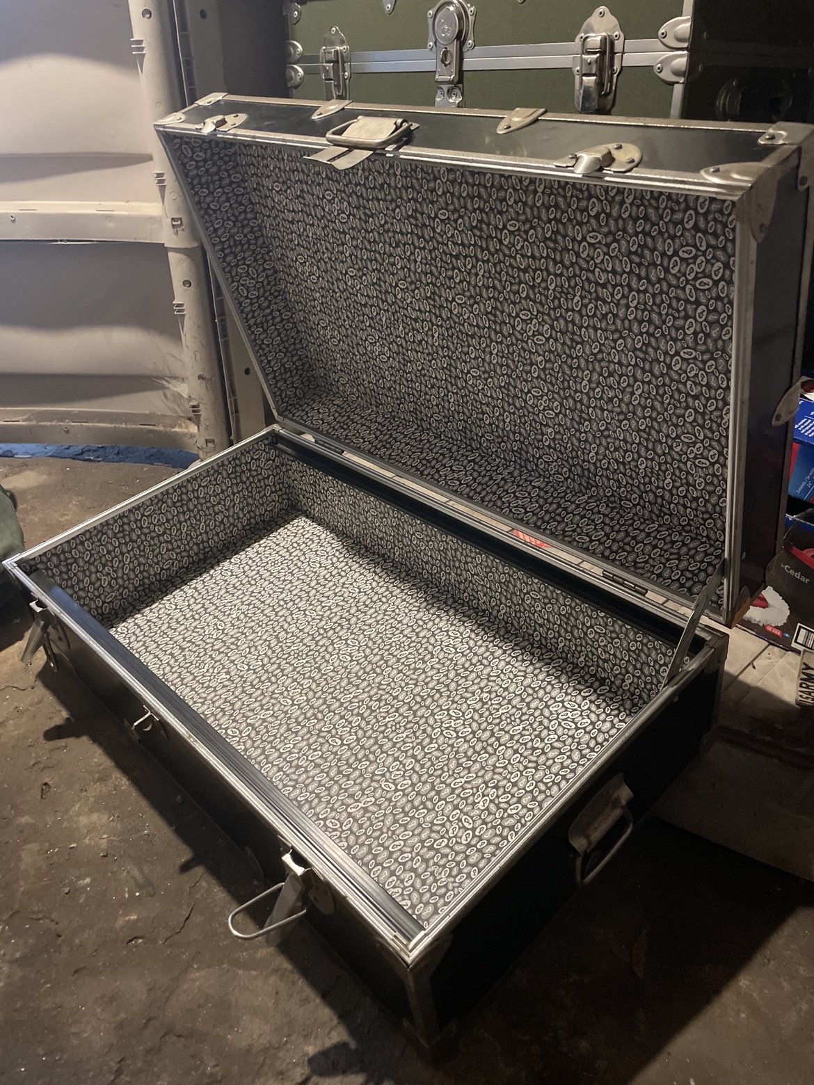 Storage trunk