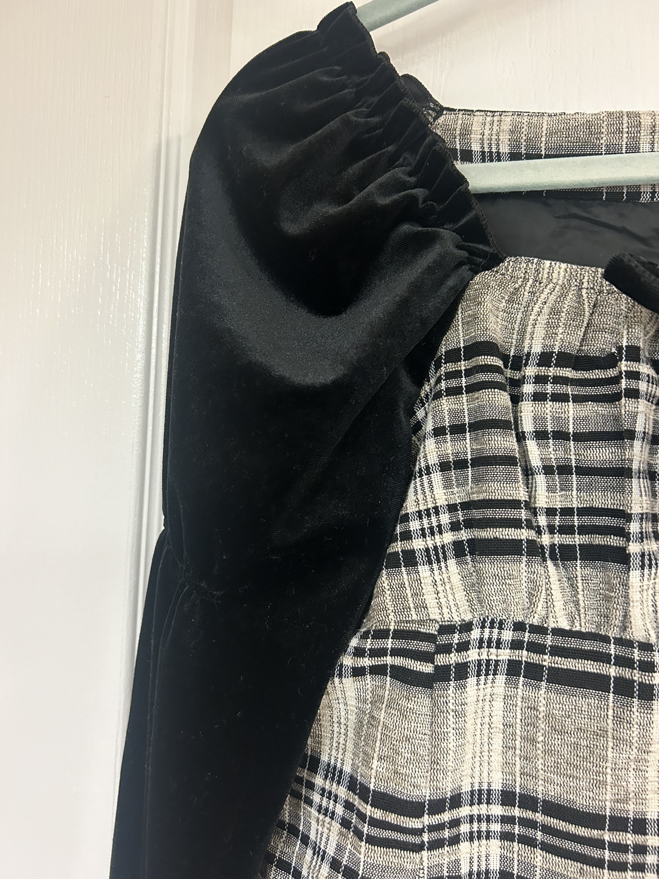 Plaid and Velvet Dress image indicator(4)