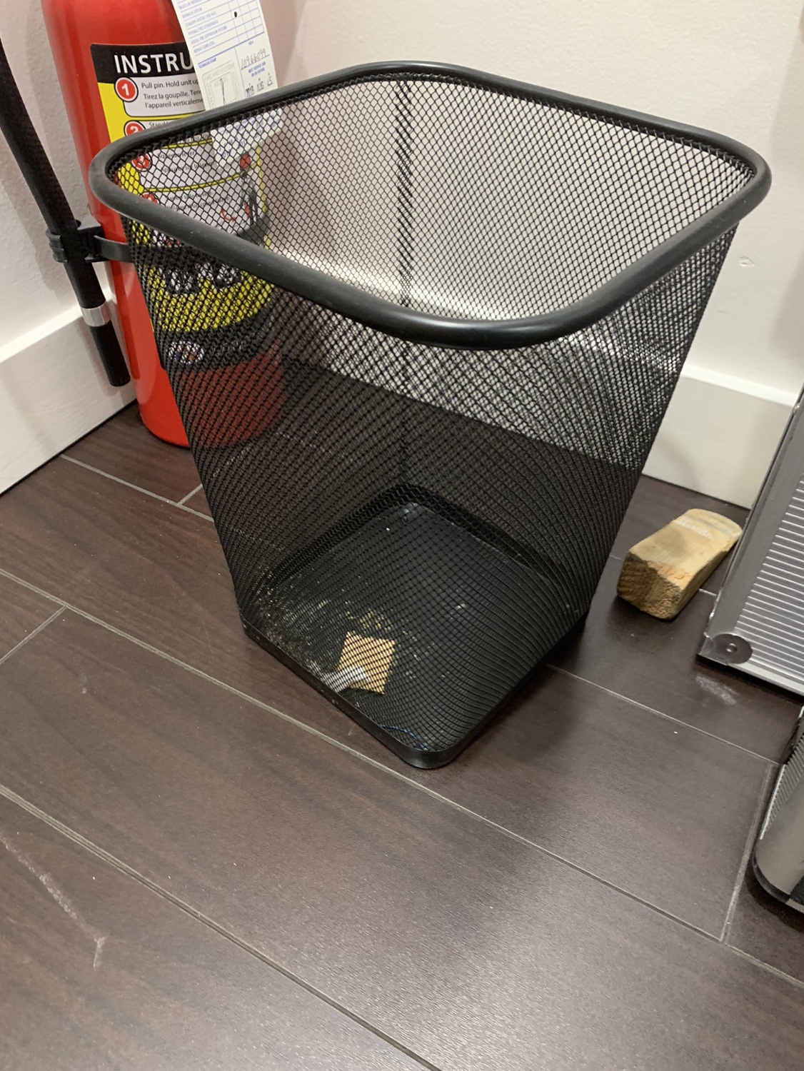 Black Wire Trash Can #freecycle - photo 2