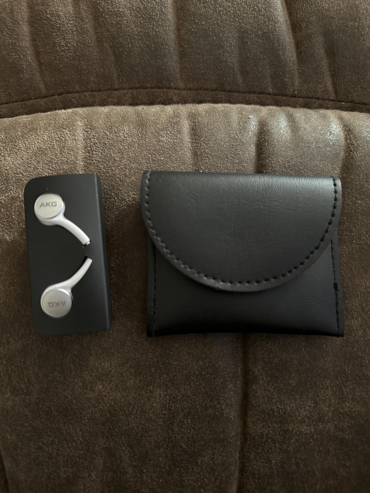 Wired Earbuds With Case