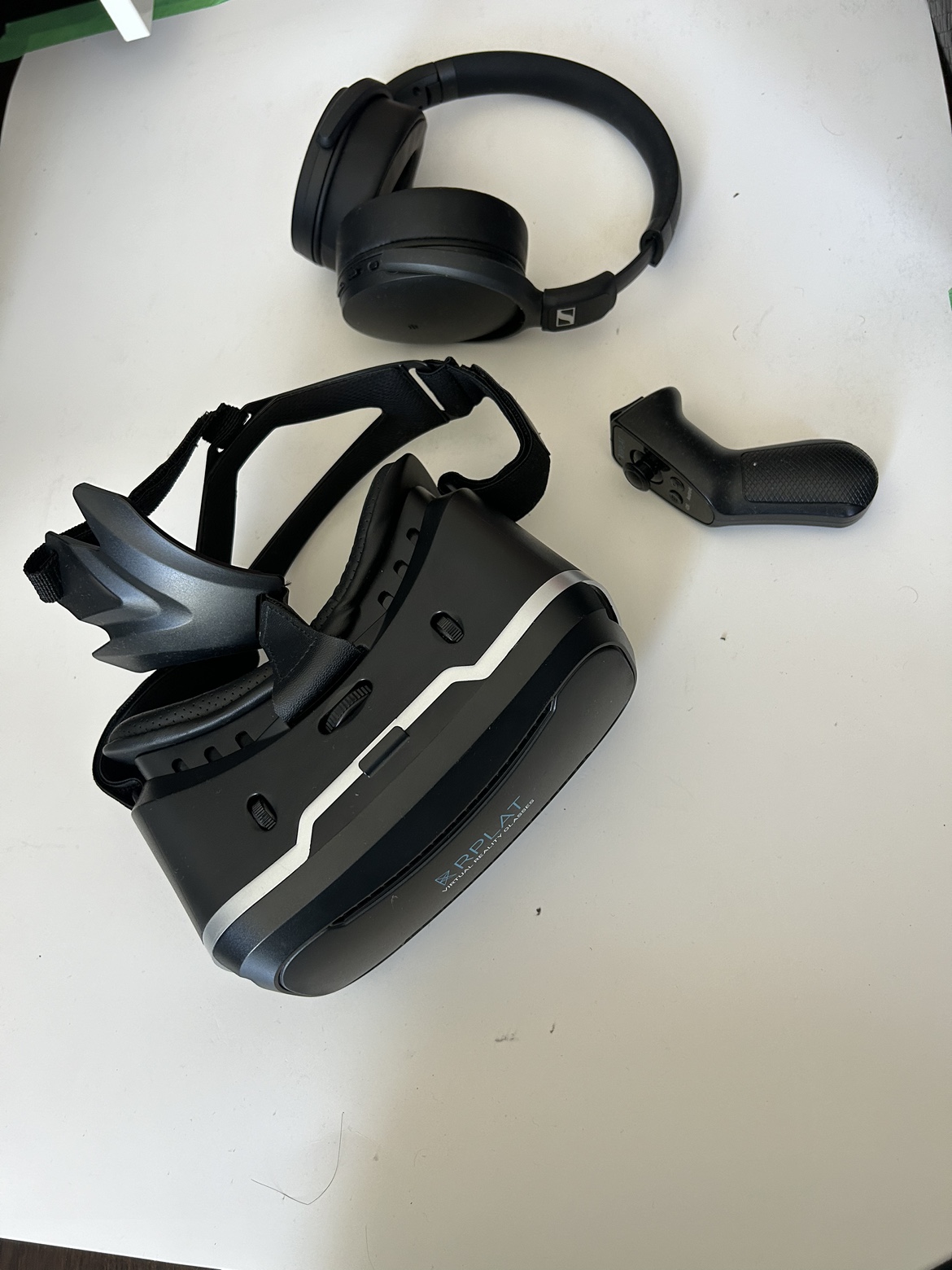 VR Headset for Smartphones (4.0"-6.0" inches) thumbnail