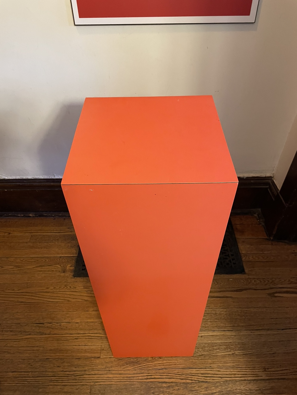 Artist pedestal