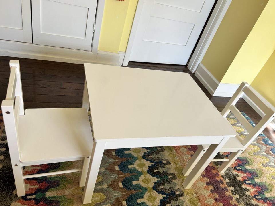 Kids table and 2 chairs