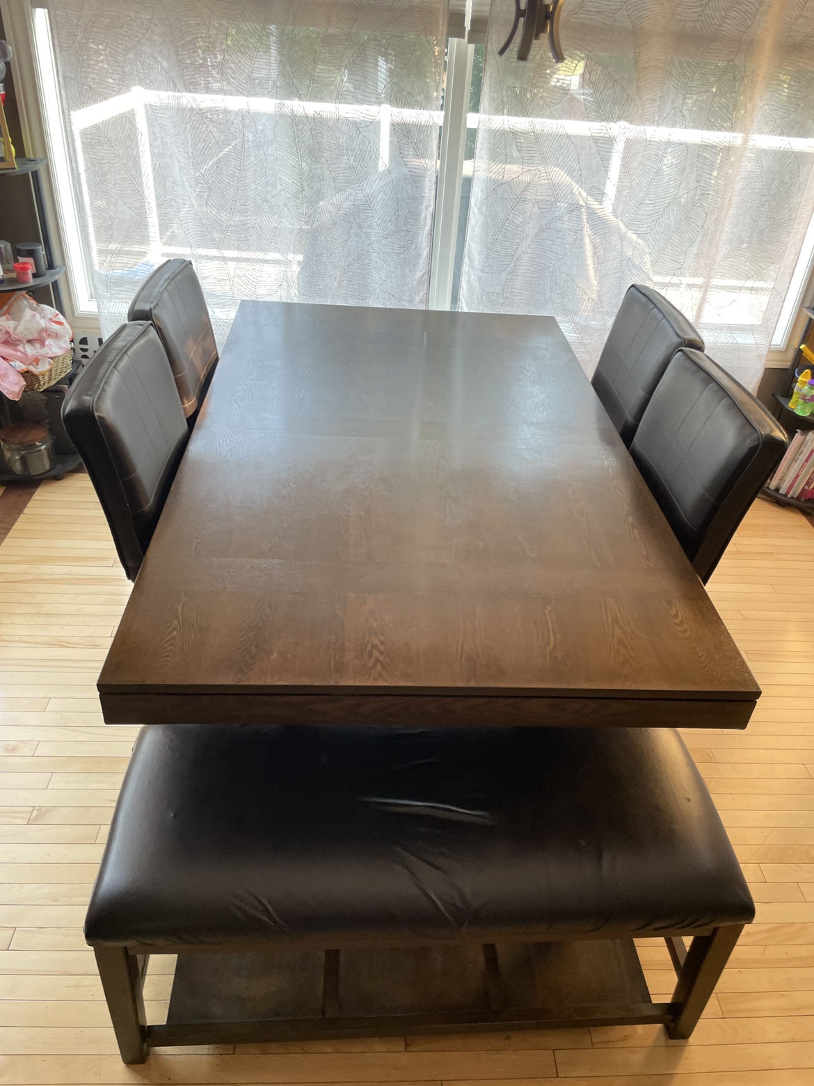Dining Table ➕4 chairs ➕1 Bench, pick up in NW Calgary (Tuscany) - photo 3