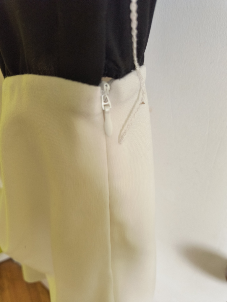 Dress Black and white image indicator(6)