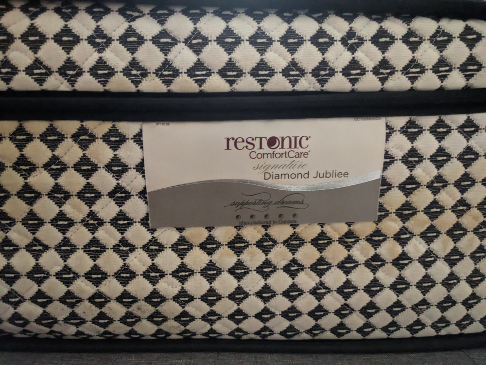 Queen Mattress - Restonic Comfort Care 3.5 to 4 years old - photo 3