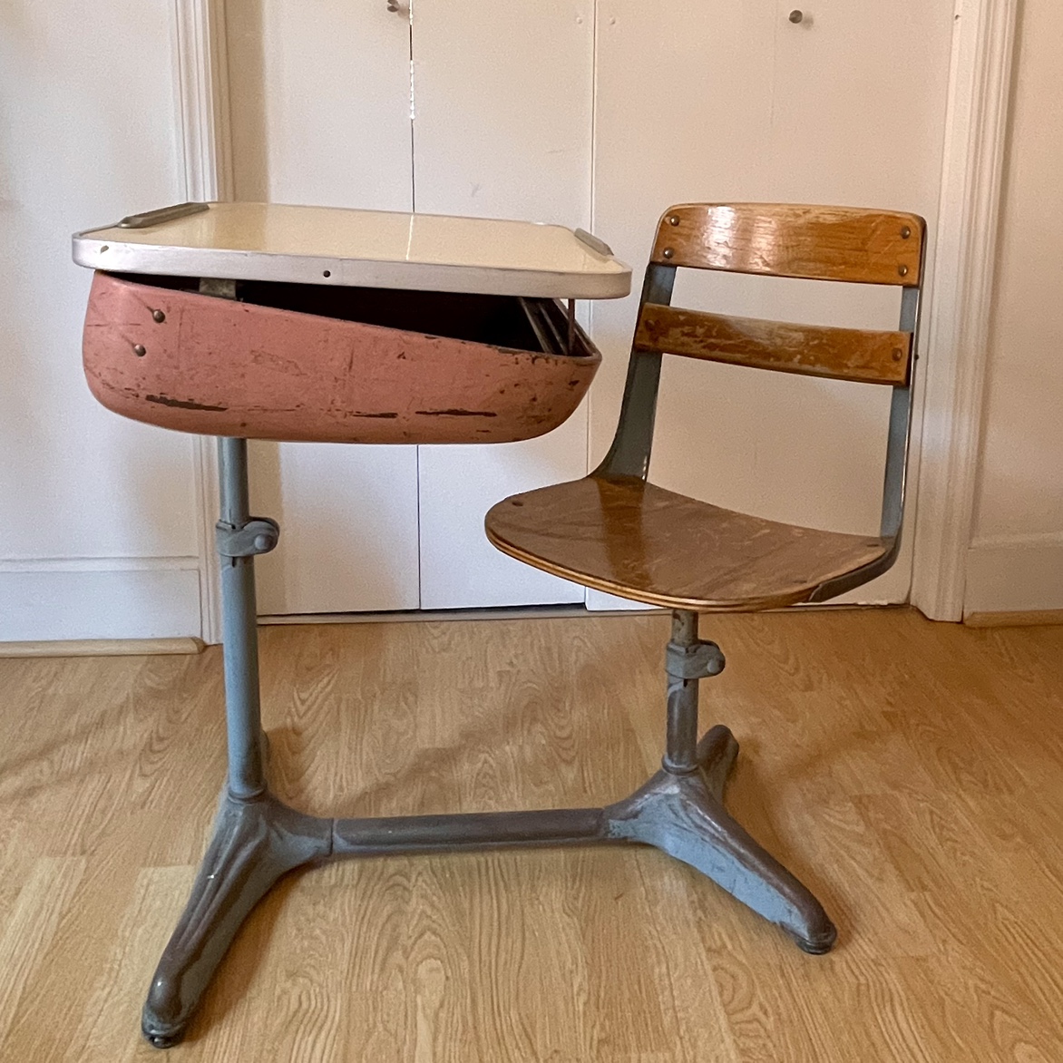 Mid-century School Desk - photo 4
