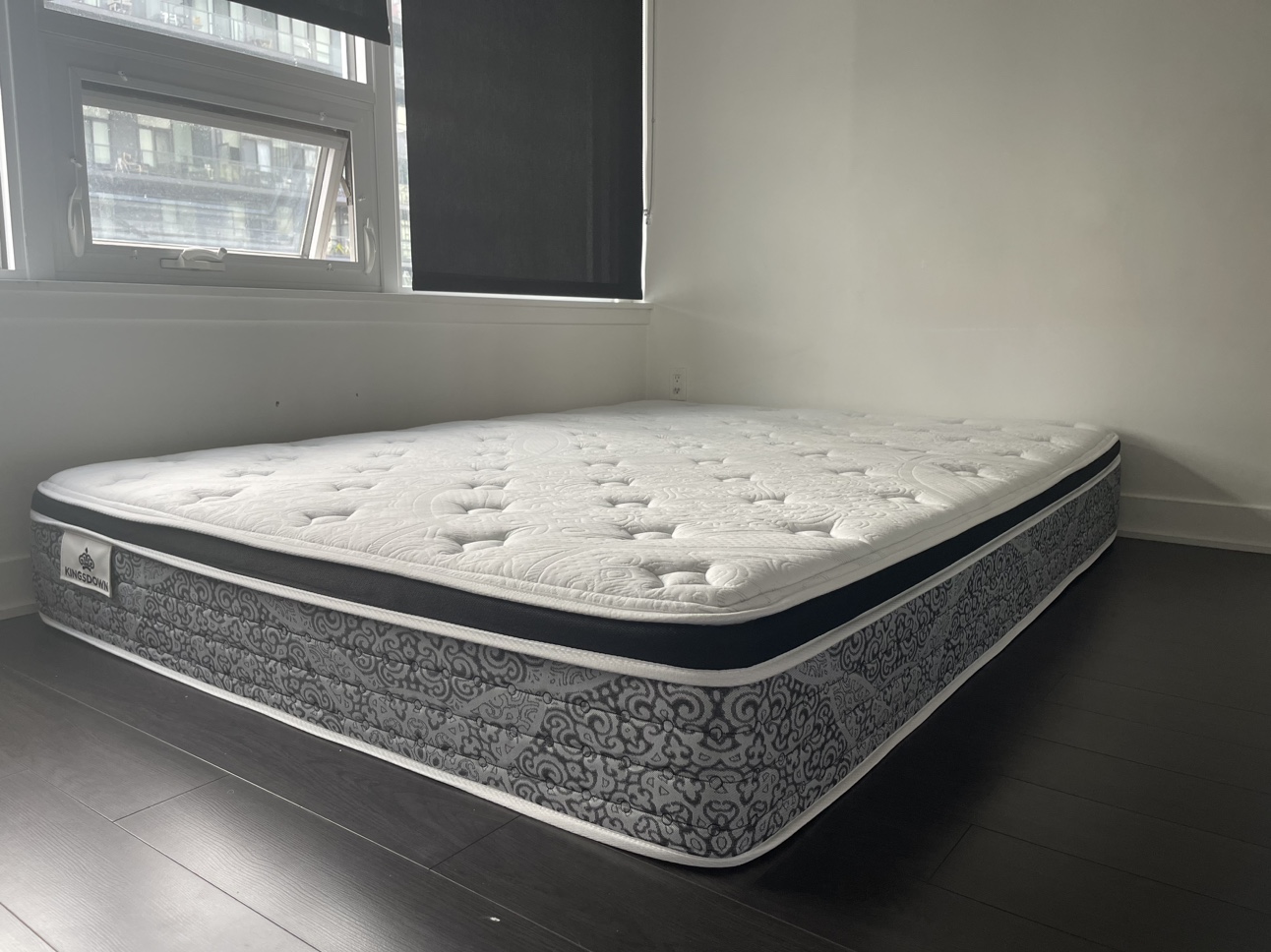 Queen Size Mattress - photo 2