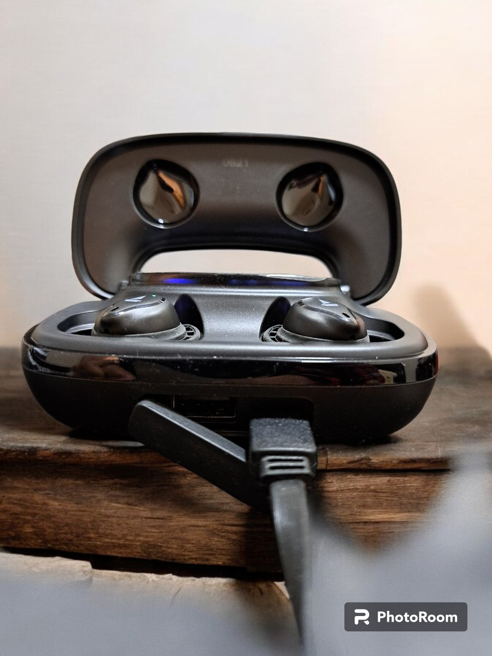 Boat Black Wireless Headphones - Black thumbnail