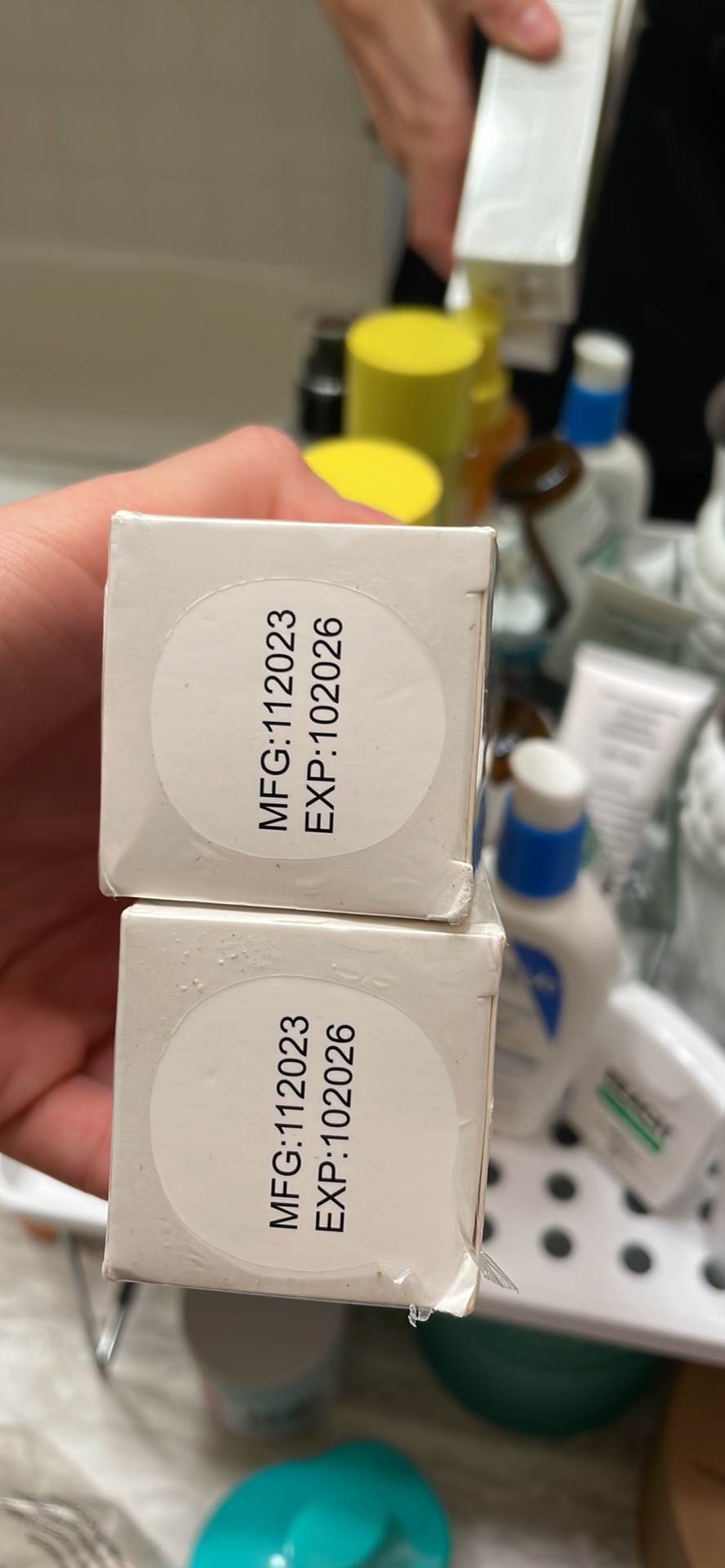 Skin care  essence new not open - photo 3
