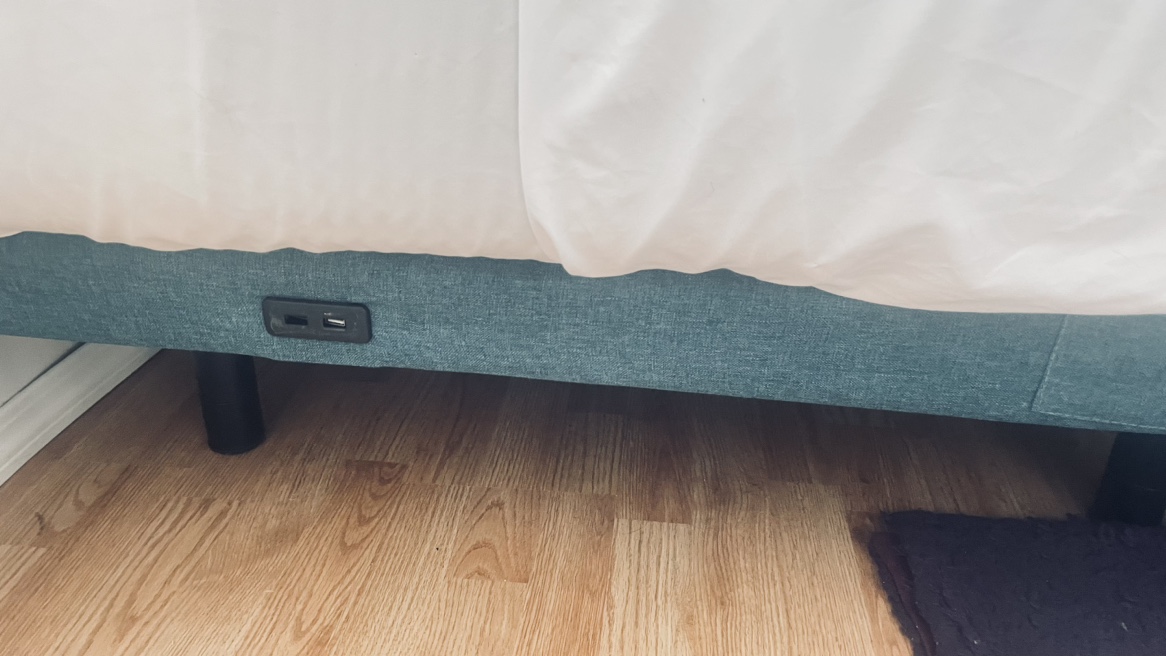 Queen Bed frame - photo 4
