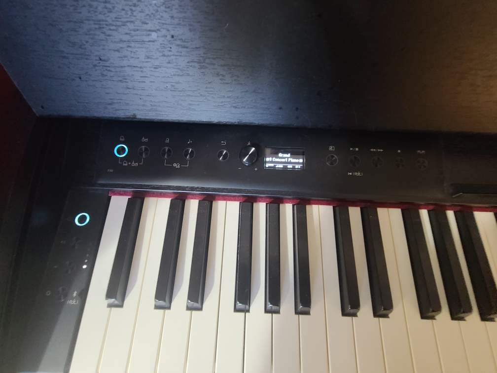 ROLAND F701 Digital Piano - photo 3
