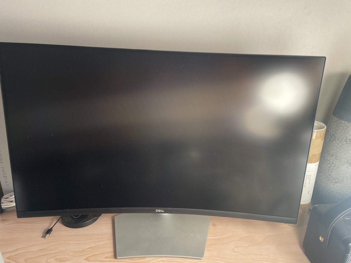 Dell 32 inch 4k UHD curved monitor - S3221QS