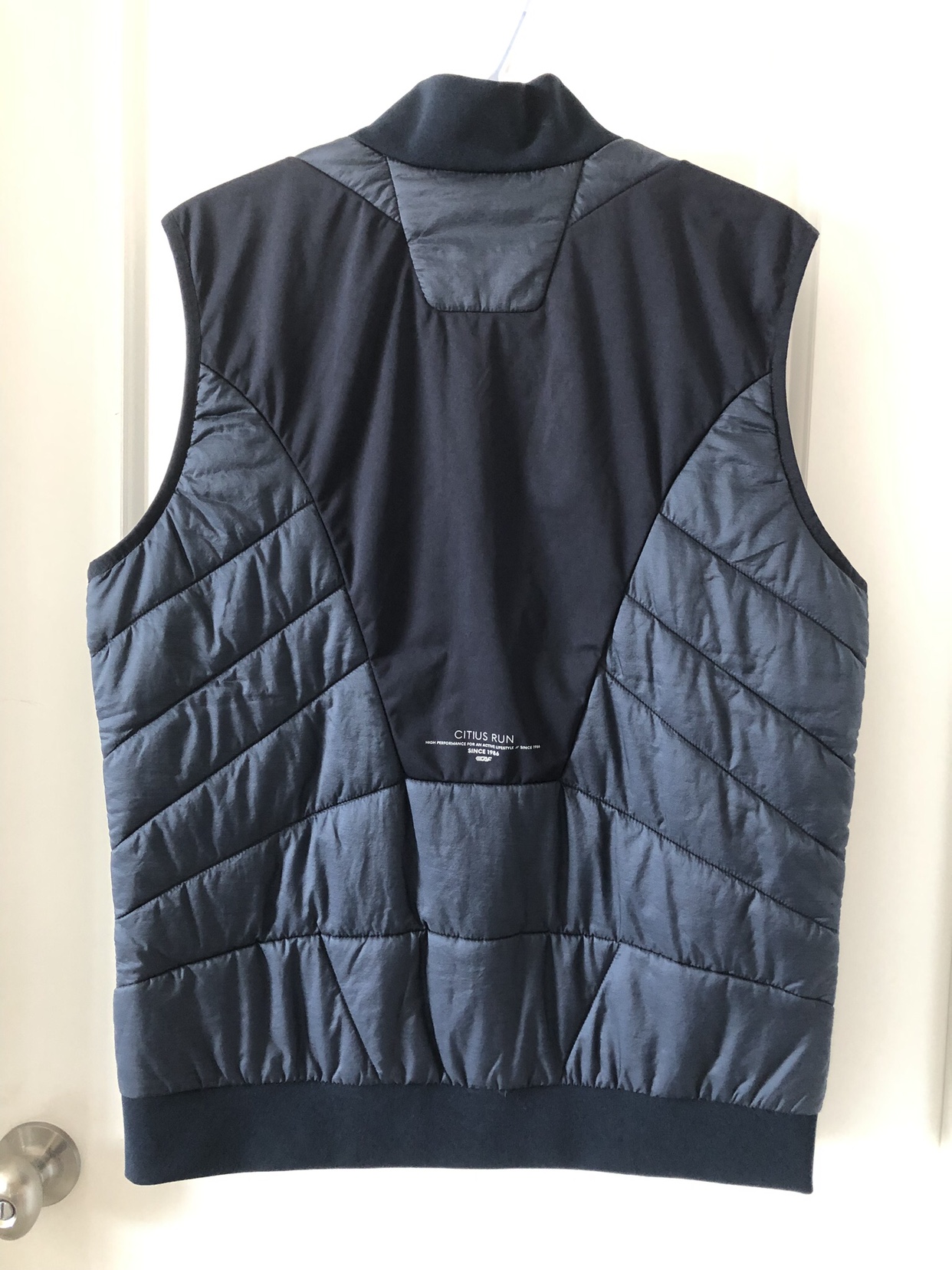 BNWT - Men’s Trainer Running Vest - photo 2