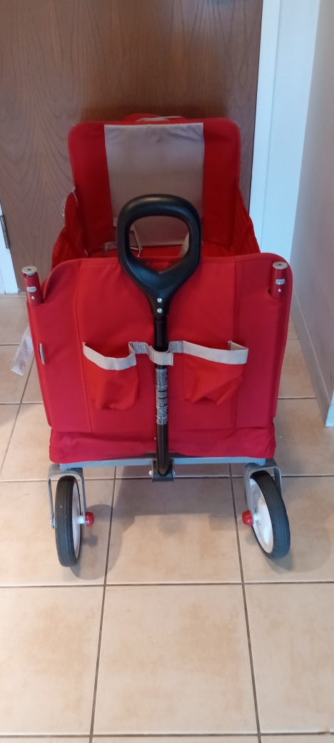 Red Radio Flyer Wagon image indicator(6)