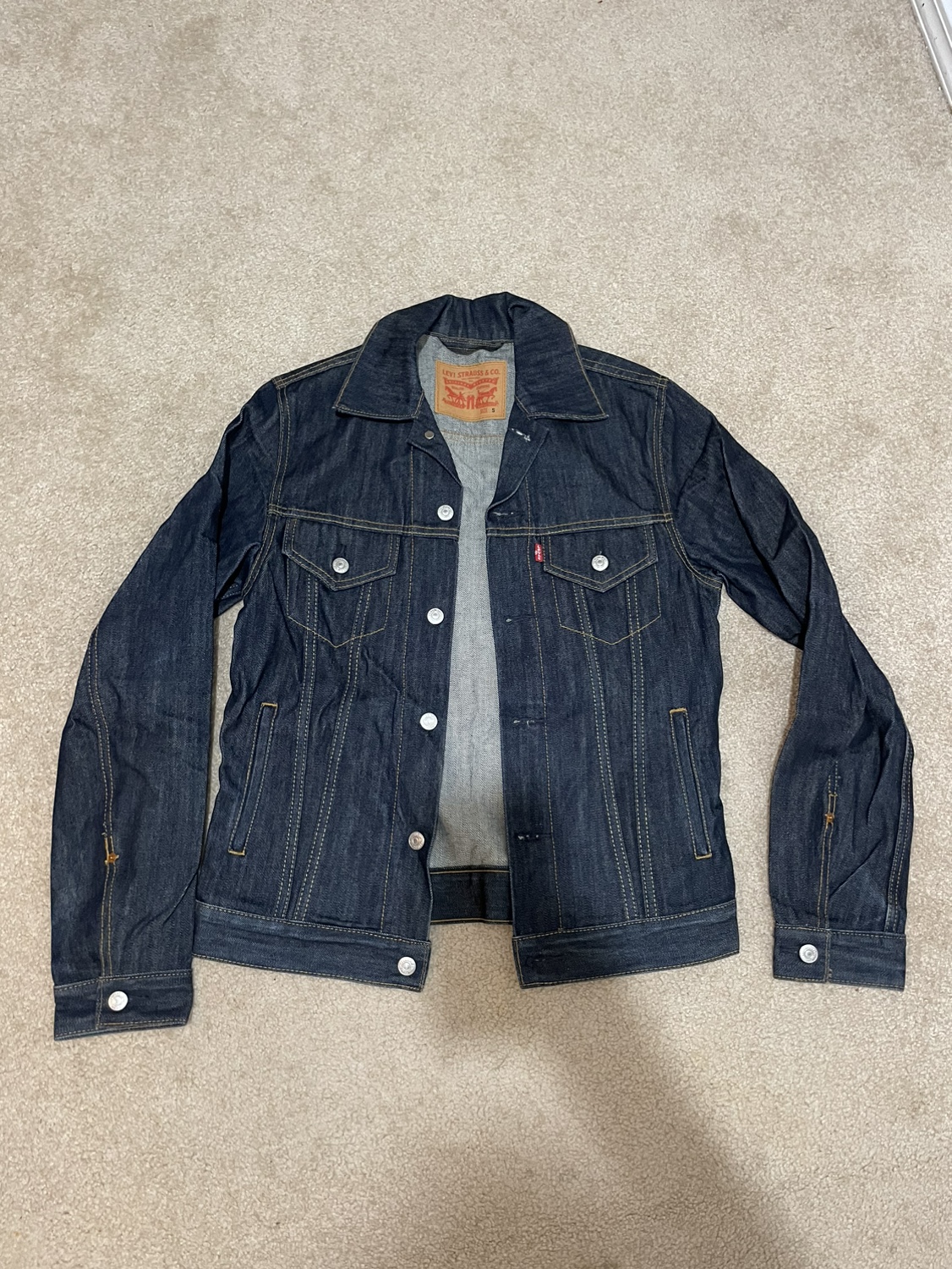 Men’s Levi’s denim jacket size small