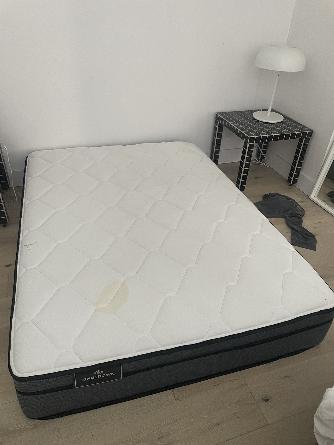 Kingsdown mattress with mattress cover