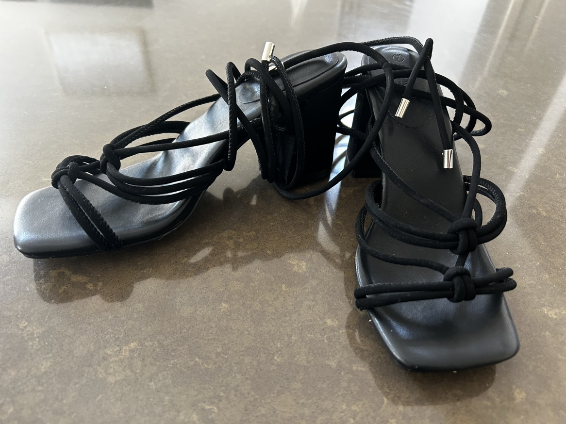 New block heel wrap around sandals size 7