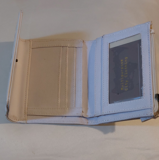 Bench White Trifold Wallet image indicator(2)