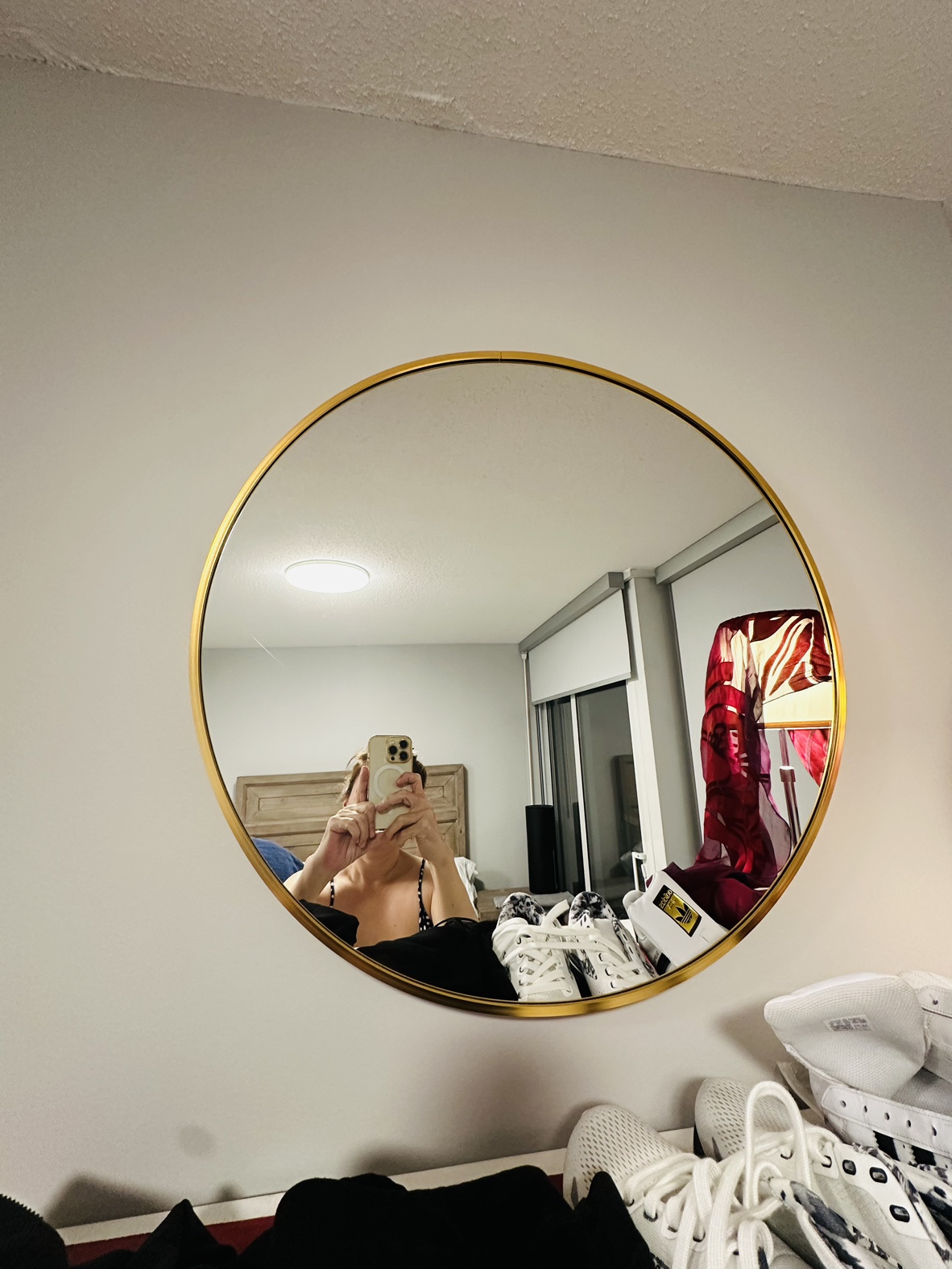 Gold mirror